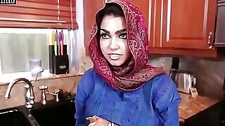 Forró arab hijabi muszlim vad hancúrozást élvez, gátlásait és öltözékét elhagyva, ami szenvedélyes találkozáshoz vezet